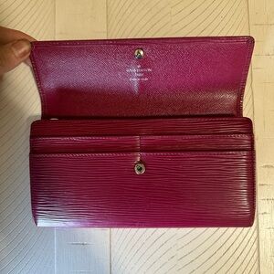 Louis Vuitton Fuchsia Women's Wallet